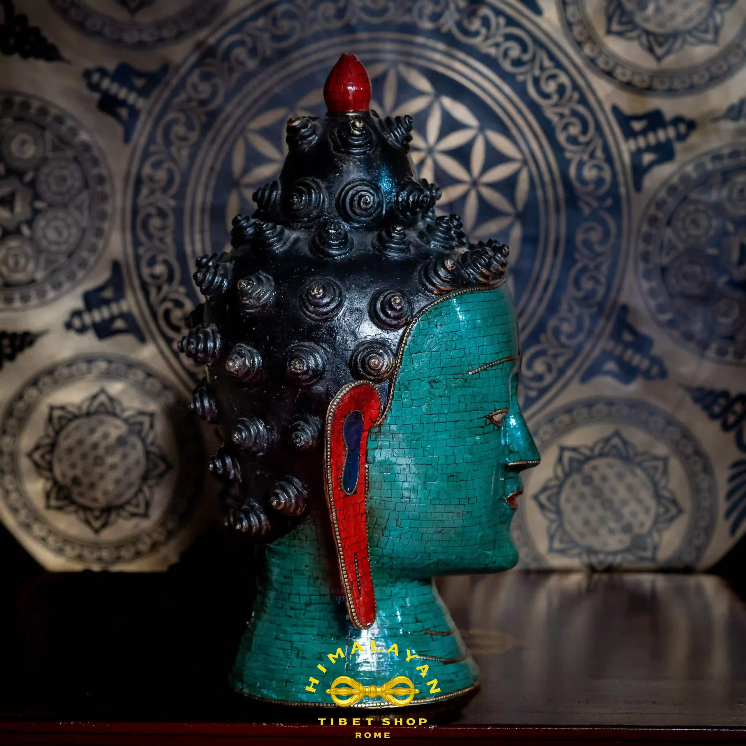 Volto di Buddha Shakyamuni decorato con mosaico di corallo e turchese - immagine 2