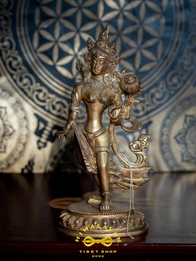 Statua di Tara Verde in Piedi – Simbolo di Compassione e Prontezza all’Aiuto